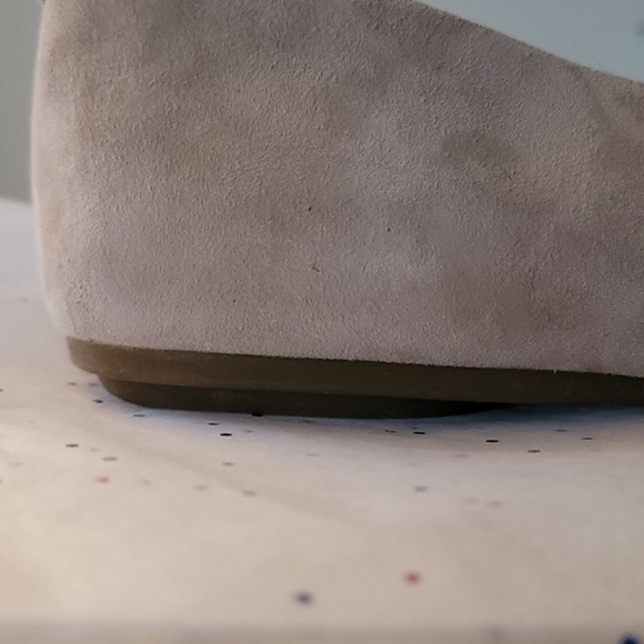 Taryn Rose Tan Suede Weatherproof Flats - Picture 7 of 14